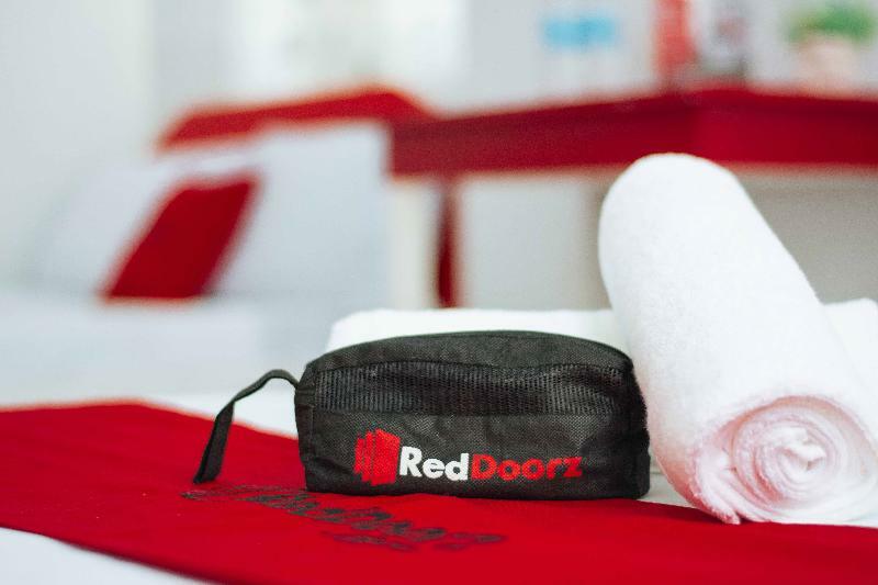 Hotel Reddoorz Near Oslob Whale Shark Watching Area Tanawan Exteriér fotografie